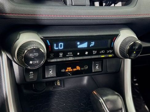Used 2024 Toyota RAV4 SE w/ Weather & Moonroof Package AWD/4WD image 15