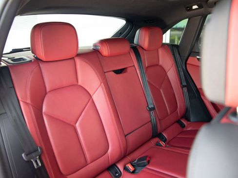 Certified 2023 Porsche Macan GTS AWD/4WD image 23