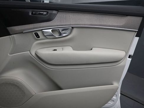 Certified 2026 Volvo XC90 T8 Ultra w/ Protection Package Premier AWD/4WD image 31