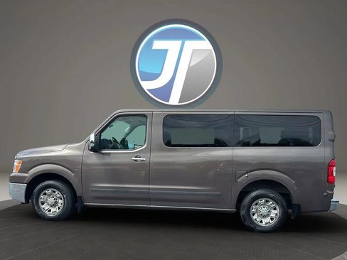 Used 2018 Nissan NV 3500 SL RWD image 16