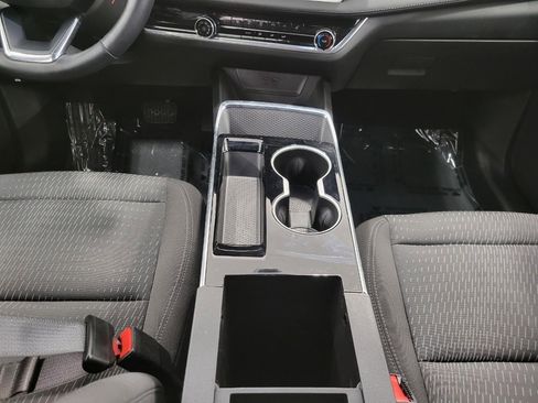 Used 2025 Chevrolet Equinox LT image 17