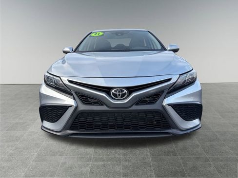 Used 2021 Toyota Camry SE image 9