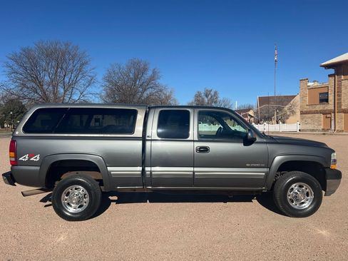 Used 2002 Chevrolet Silverado 2500 LS w/ Electrical Convenience Pkg AWD/4WD image 8