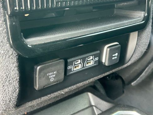 Used 2024 Jeep Wagoneer Series III AWD/4WD image 67