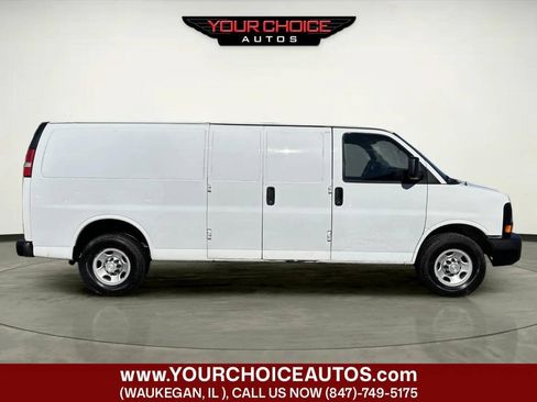 Used 2016 Chevrolet Express 2500 Extended RWD image 6