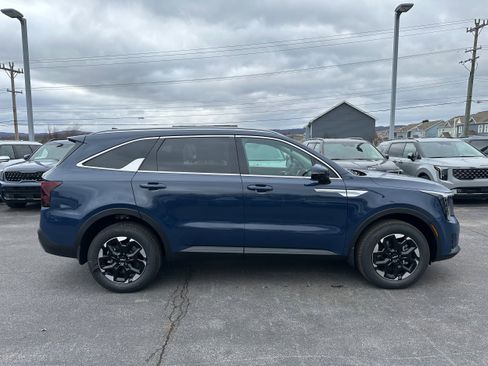 New 2026 Kia Sorento S image 4