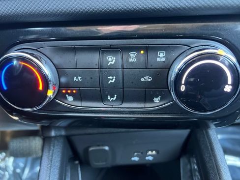 Used 2024 Chevrolet TrailBlazer LT w/ LT Cold Weather Package AWD/4WD image 24