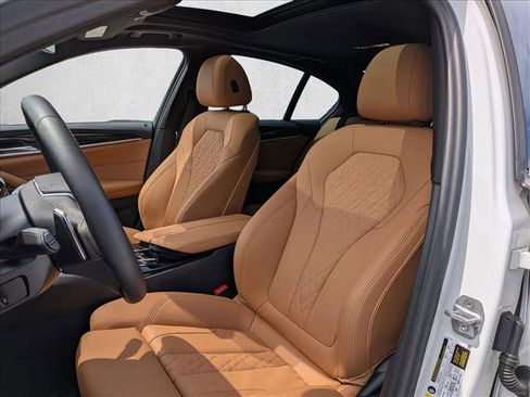 Used 2023 BMW 530e w/ Premium Package RWD image 17