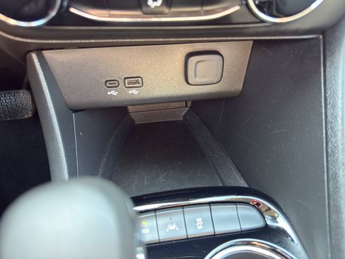 Used 2025 Buick Encore GX Preferred AWD/4WD image 20