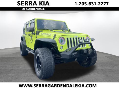 Used 2016 Jeep Wrangler Unlimited Sahara w/ Connectivity Group AWD/4WD image 1