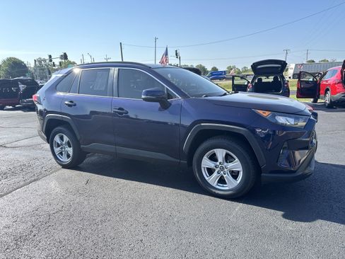 Used 2019 Toyota RAV4 XLE image 1