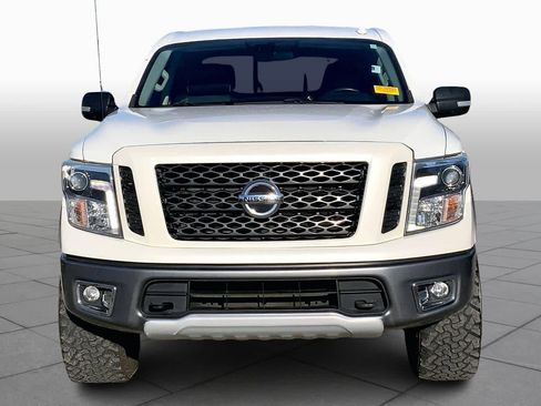 Used 2018 Nissan Titan PRO-4X image 4