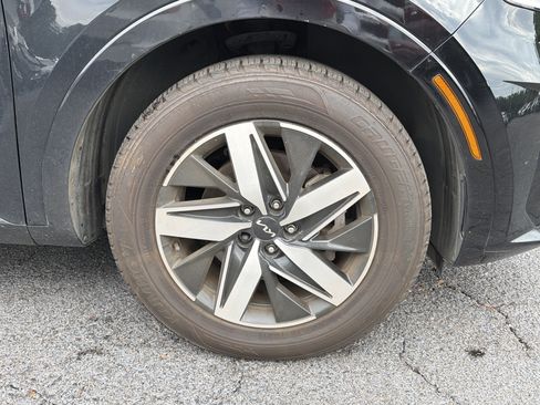 Used 2022 Kia Sorento S w/ Panoramic Sunroof Package FWD image 8