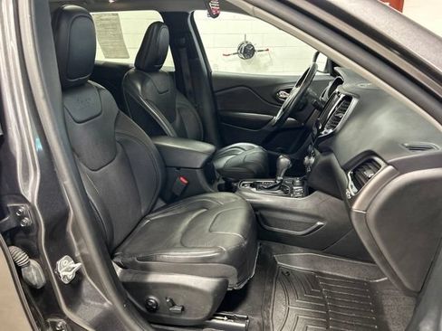 Used 2021 Jeep Cherokee Limited w/ Elite Package AWD/4WD image 12