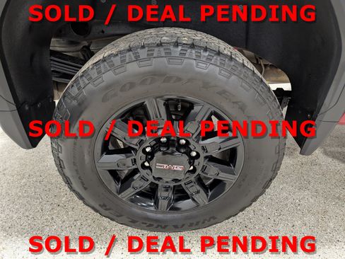 Used 2024 GMC Sierra 2500 AT4 w/ Technology Package AWD/4WD image 14
