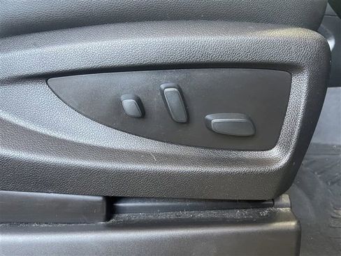 Used 2018 Chevrolet Suburban Premier image 27