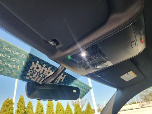 Used 2022 Volkswagen Atlas Cross Sport SE image 35