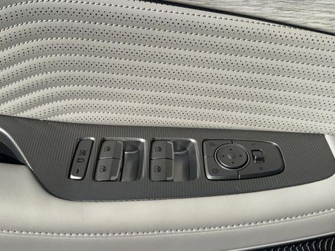 Used 2024 Hyundai Palisade Calligraphy image 17