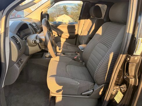 Used 2007 Nissan Frontier SE w/ Power Pkg image 14