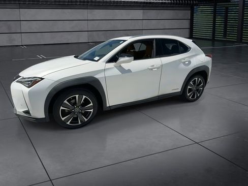 Used 2020 Lexus UX 250h w/ Premium Package image 4