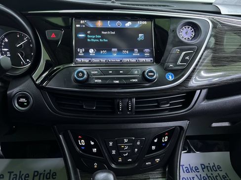 Used 2018 Buick Envision Premium AWD/4WD image 21