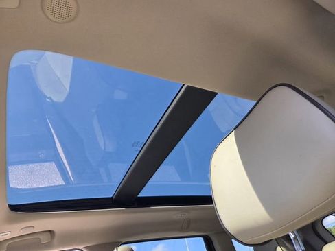 Used 2018 Jeep Grand Cherokee Overland RWD image 22