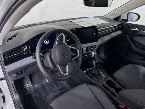 New 2026 Volkswagen Jetta SE FWD image 9