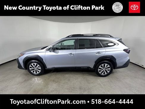 Used 2024 Subaru Outback Premium image 6