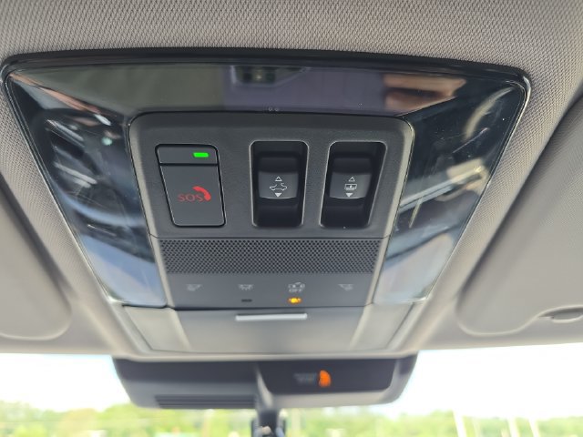 Used 2025 Mitsubishi Outlander AWD image 23