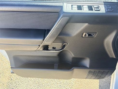 Used 2012 Nissan Titan SV w/ SV Premium Utility Pkg image 13