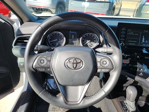 Used 2024 Toyota Camry SE image 16