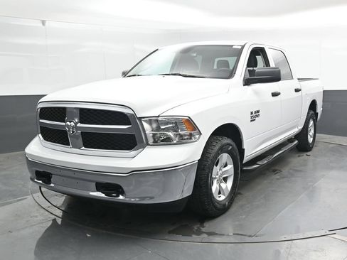 Used 2022 RAM 1500 Classic SLT AWD/4WD image 7