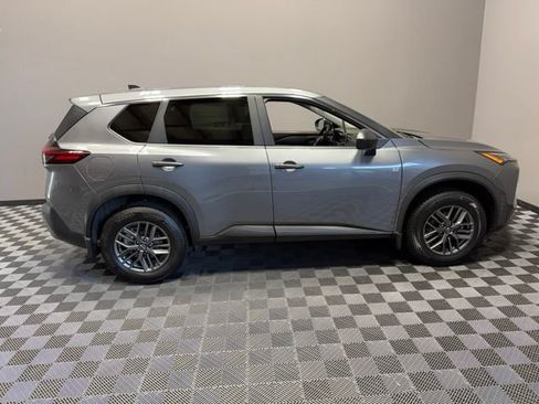 Used 2023 Nissan Rogue S AWD/4WD image 7