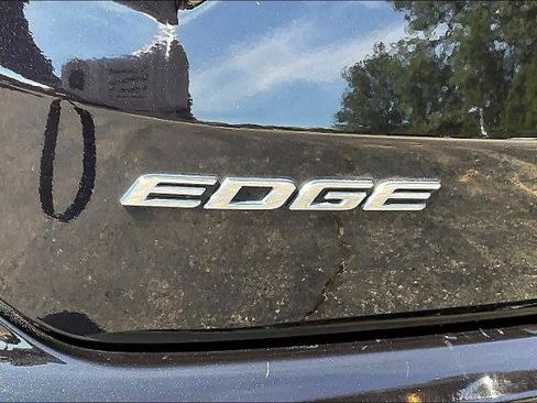 Used 2019 Ford Edge SEL w/ Equipment Group 201A AWD/4WD image 23