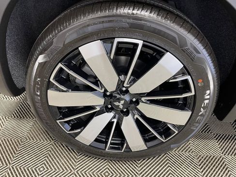 New 2025 Mitsubishi Outlander SE image 38