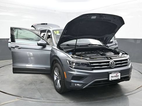 Used 2018 Volkswagen Tiguan SEL Premium AWD/4WD image 44