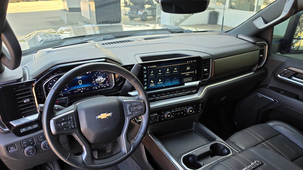 Used 2024 Chevrolet Silverado 2500 High Country w/ High Country Premium Package AWD/4WD image 10