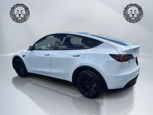 Used 2021 Tesla Model Y Long Range AWD/4WD image 7