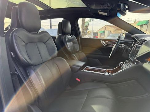 Used 2017 Lincoln Continental Reserve w/ Technology Package image 22