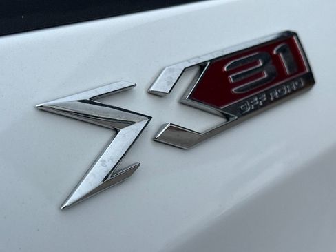 Used 2022 GMC Sierra 1500 SLT AWD/4WD image 11
