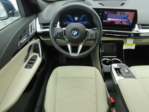 Certified 2025 BMW X1 xDrive28i w/ Premium Package image 9