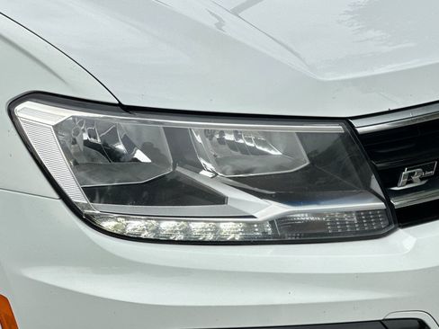 Used 2020 Volkswagen Tiguan SE R-Line FWD image 12