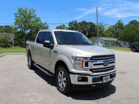 Used 2018 Ford F150 XLT w/ Equipment Group 302A Luxury AWD/4WD image 2