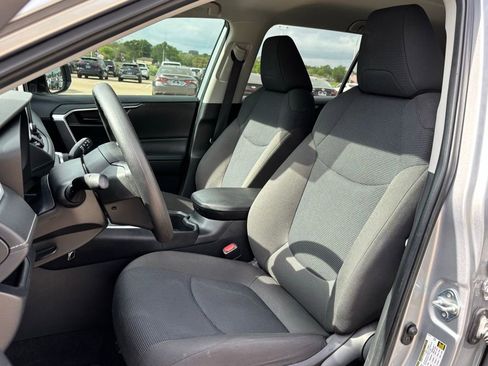 Used 2024 Toyota RAV4 LE AWD/4WD image 12