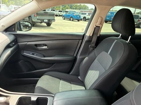 Used 2024 Nissan Sentra SV FWD image 16