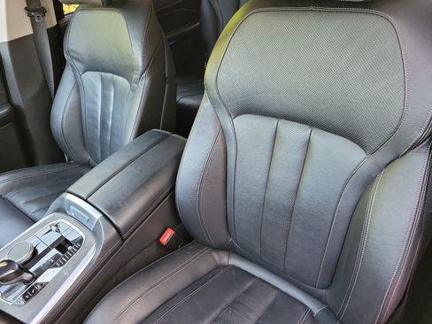 Used 2019 BMW X7 xDrive40i w/ Premium Package AWD/4WD image 11