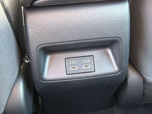 Used 2025 Toyota Corolla SE FWD image 9