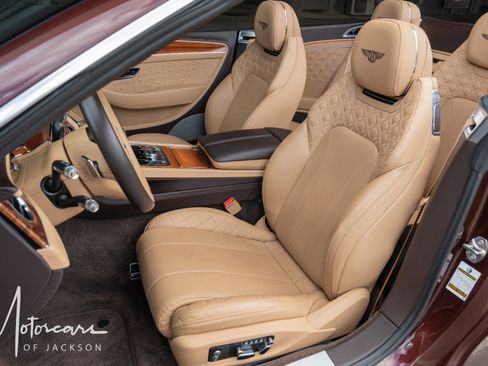 Used 2021 Bentley Continental GT V8 AWD/4WD image 16