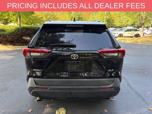Used 2020 Toyota RAV4 XLE Premium FWD image 5