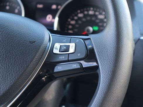 Used 2020 Volkswagen Tiguan S image 16